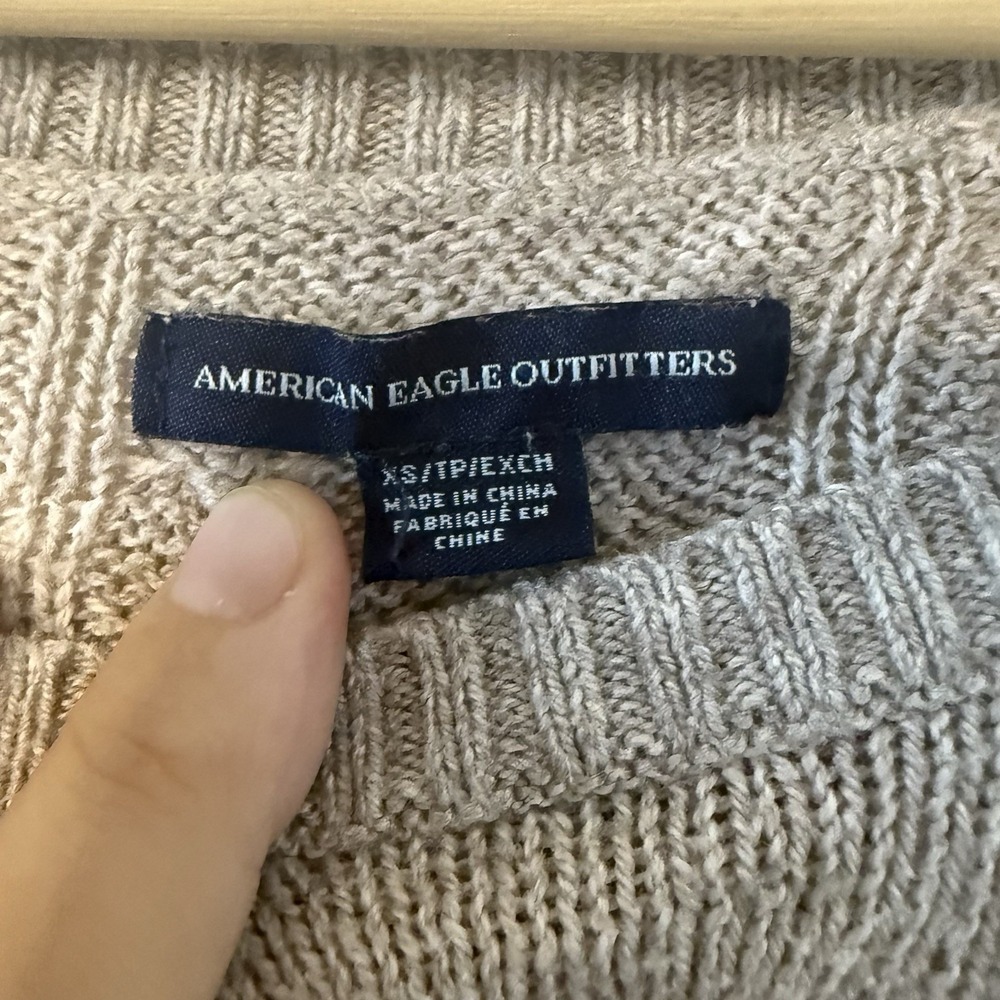 American Eagle Cable Knit Sweater Crew Neck Beige Soft Stretch Sz XS Cotton/Wool - Picture 2 of 7